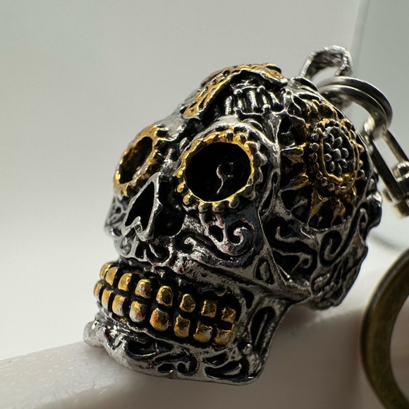 Gothic Punk Skull Leather Strap Keychain - Picture 3 of 11